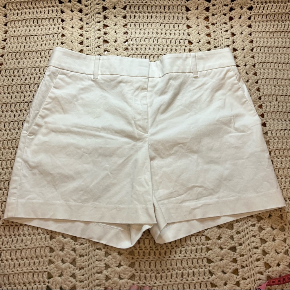 Ann Taylor White Cotton Shorts 4 1/2" Inseam Size 10 Petite